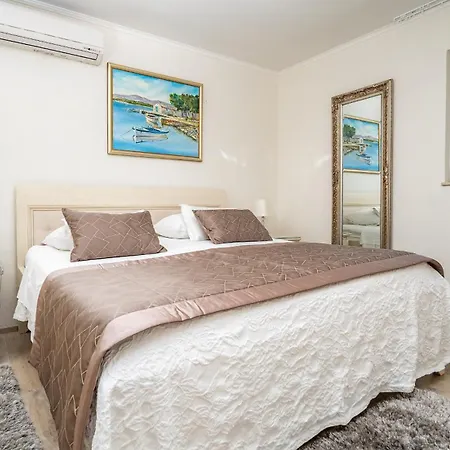 Rustica Dalmatia Апартаменты *