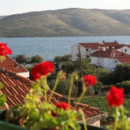 Rustica Dalmatia Апартаменты *