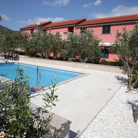 Rustica Dalmatia Apartamento *