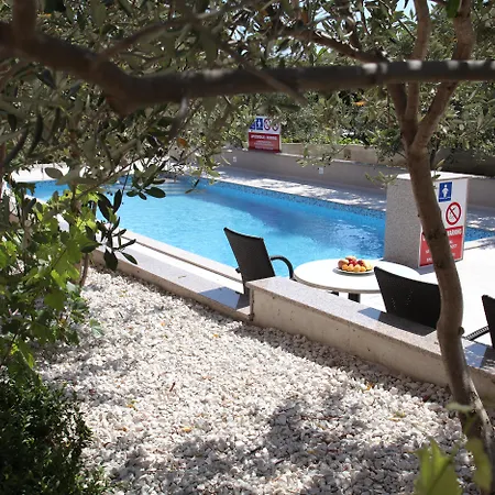 Rustica Dalmatia * Seget Vranjica