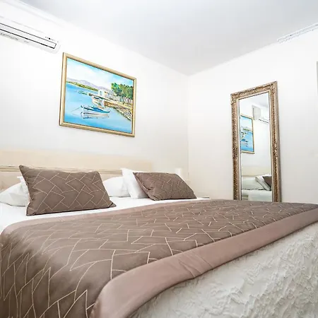 Apartment Rustica Dalmatia Seget Vranjica