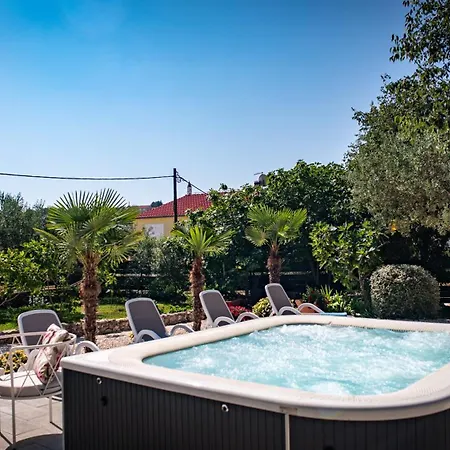 Rustica Dalmatia Апартаменты Сегет-Враница