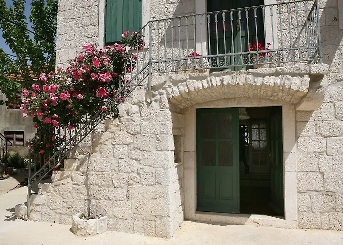 Rustica Dalmatia Seget Vranjica